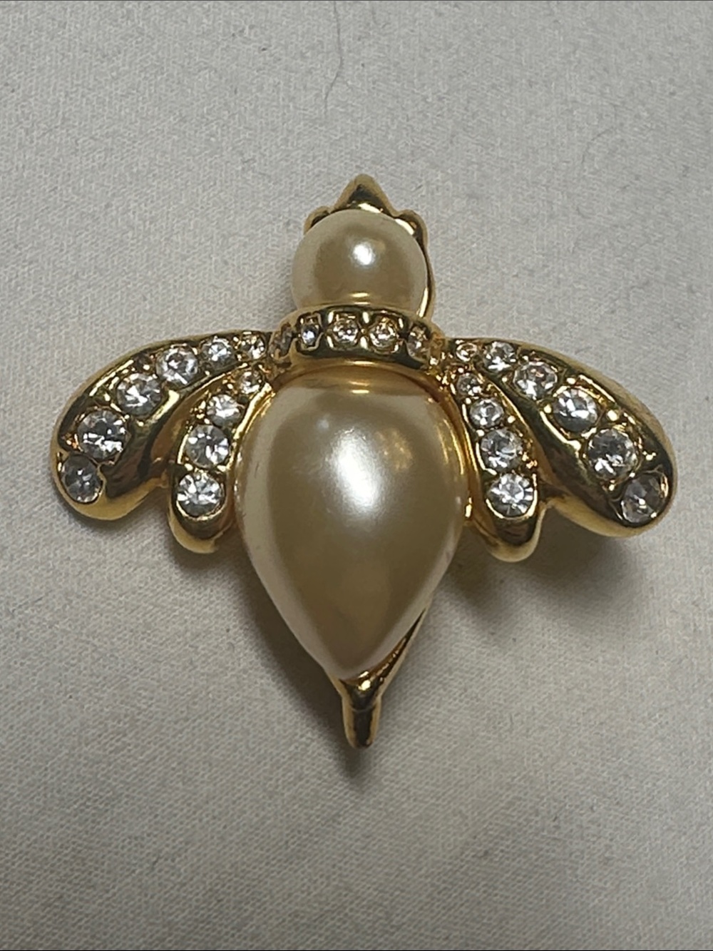 Gold-Tone Pearl Bee Brooch with Clear Crystals - Women Jewelry